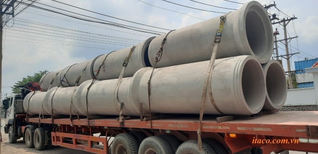Vận chuyển cống bê tông D1200 tới công trình