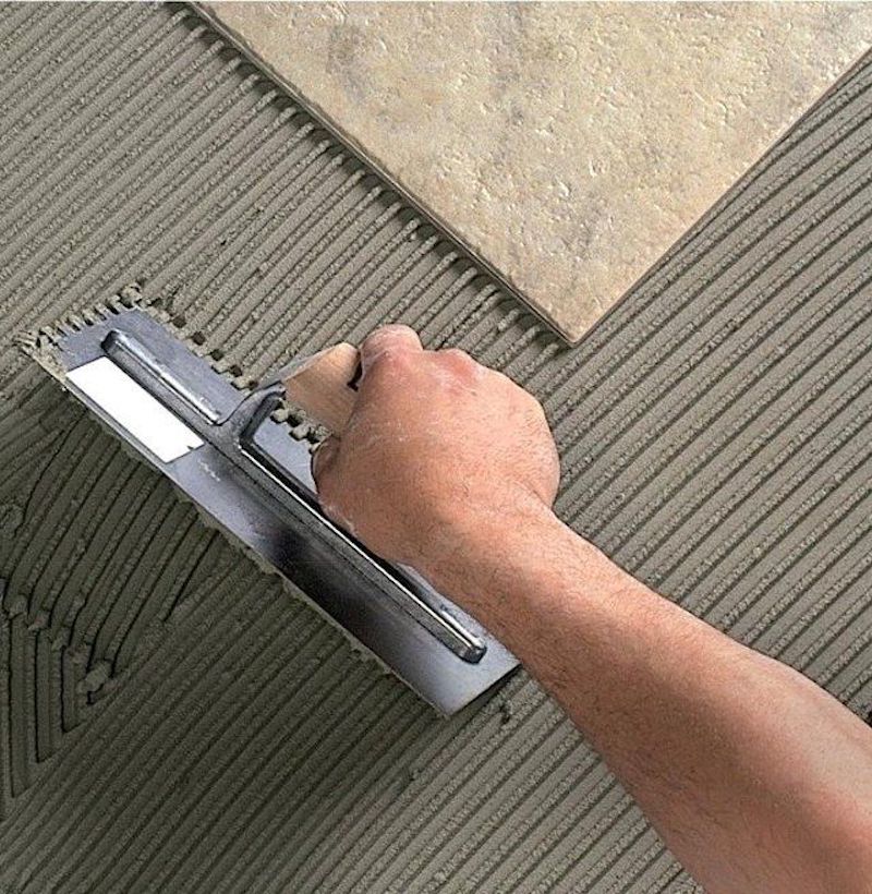 thi công sử dụng keo dán gạch Itaco tại Bình Tân HCM